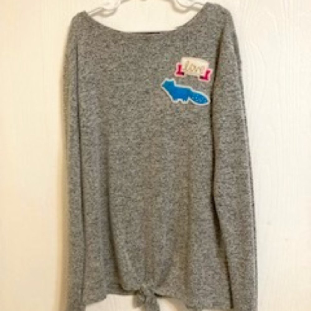 Grey long sleeve with fox and love detail